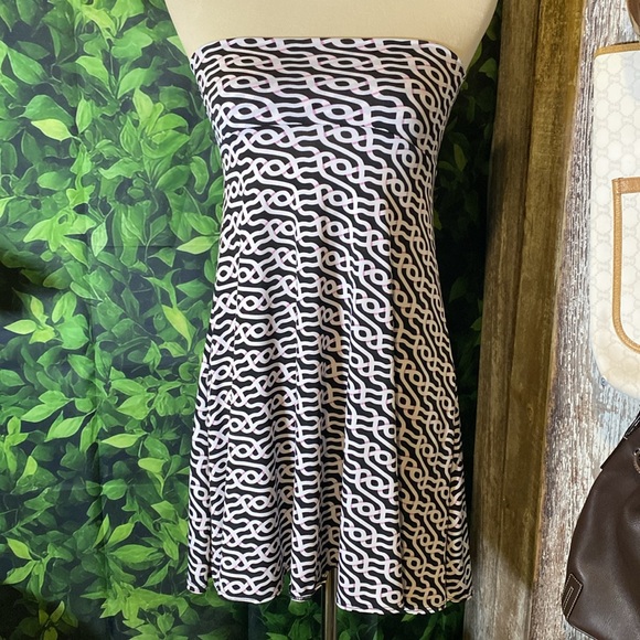 LuLaRoe skirt. Pretty pink and black pattern- like new - Picture 6 of 6